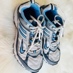 Nike Scramble te size 8 Used